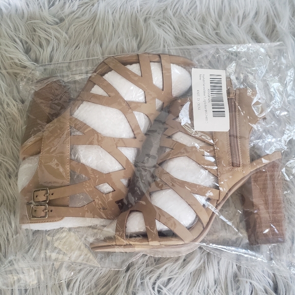 Casablanca Women's Open Toe Strappy Laser Cutout Caged Chunky High Heels… - Picture 8 of 10